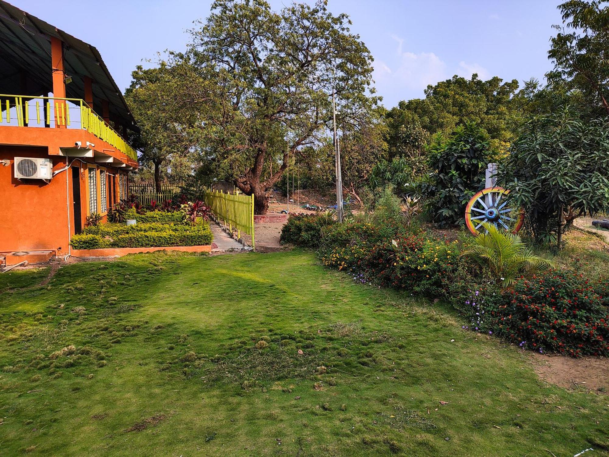 Van Vagdo Resort Rajpipla Exteriér fotografie