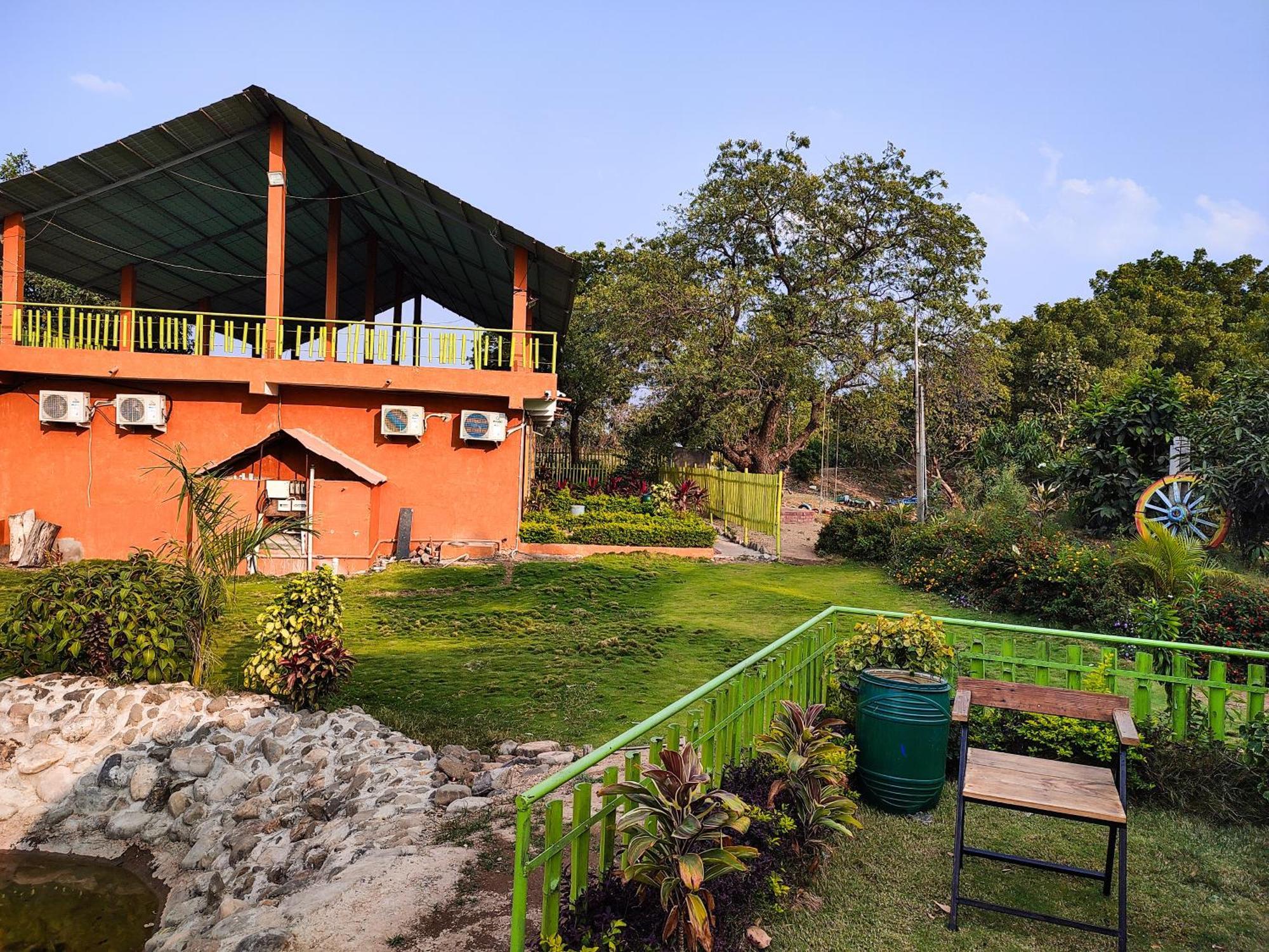 Van Vagdo Resort Rajpipla Exteriér fotografie