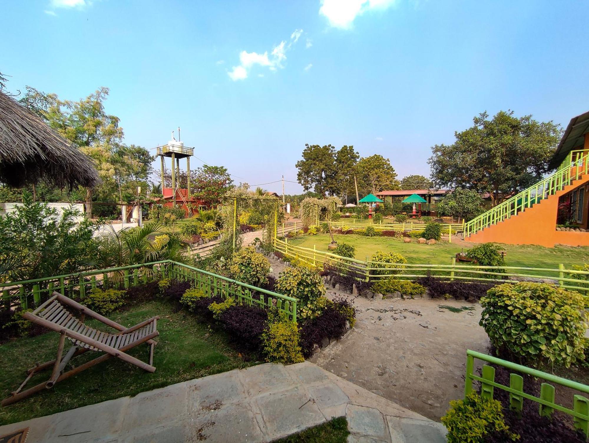Van Vagdo Resort Rajpipla Exteriér fotografie